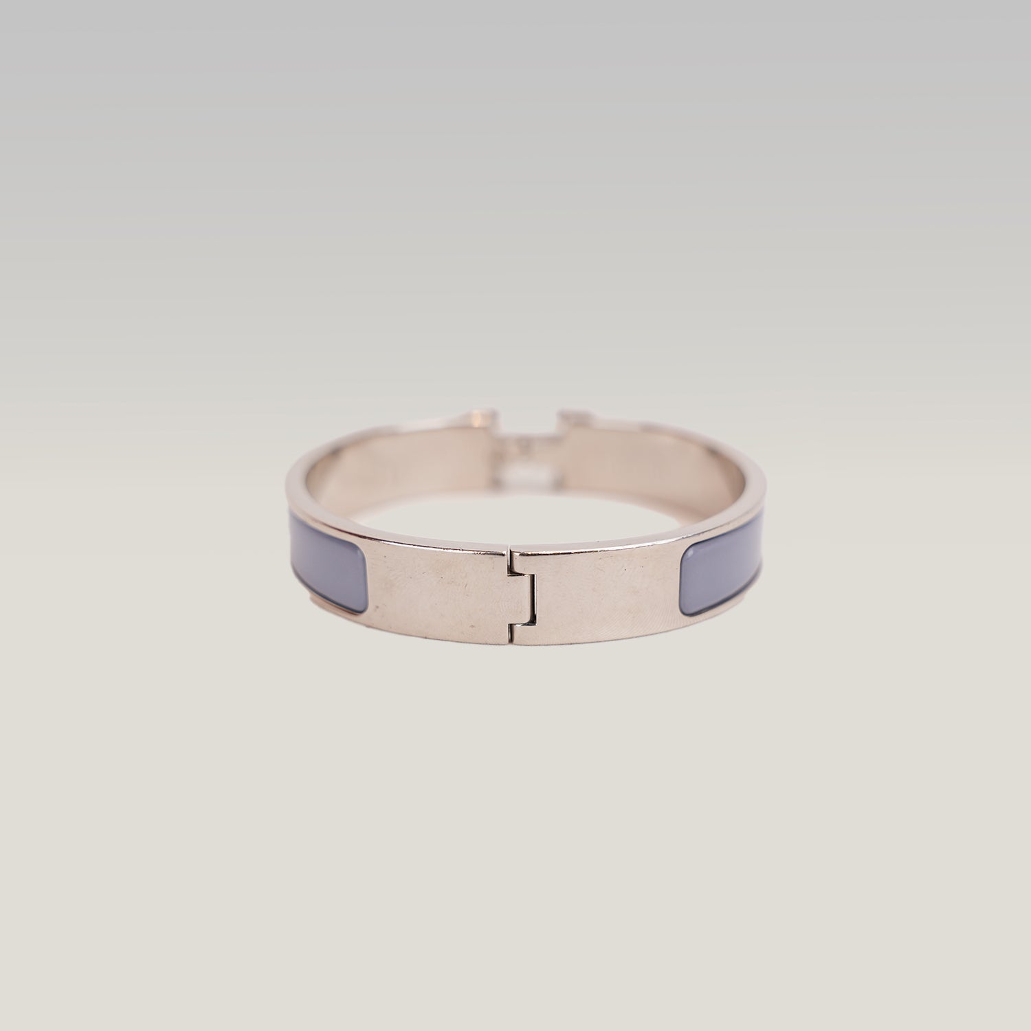 Hermès Clic H PM Bracciale Rigido in Metallo Argentato con Smalto Parme