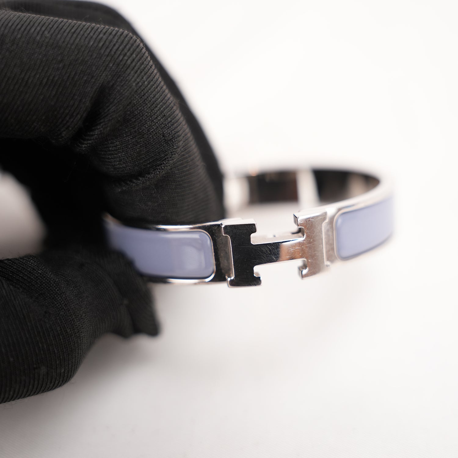 Hermès Clic H PM Bracciale Rigido in Metallo Argentato con Smalto Parme