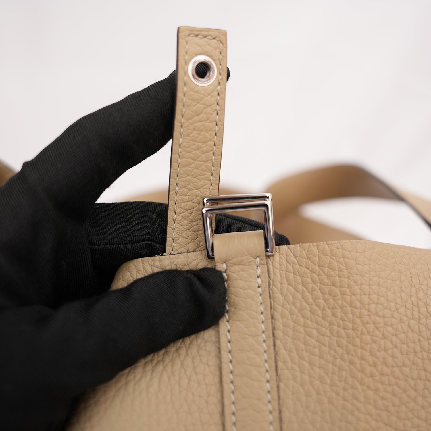 Hermès Picotin Lock 22 Biscuit Clemence Leather Handbag