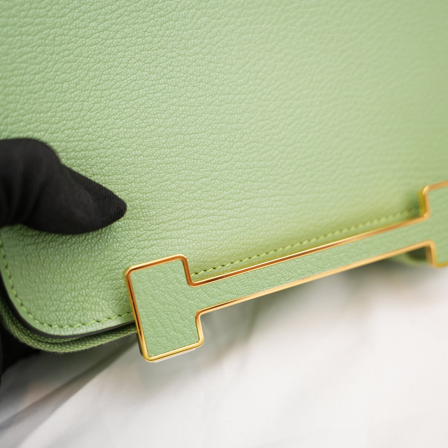 Hermès Geta Vert Criquet Chevre Mysore Leather Crossbody Bag with Gold Hardware