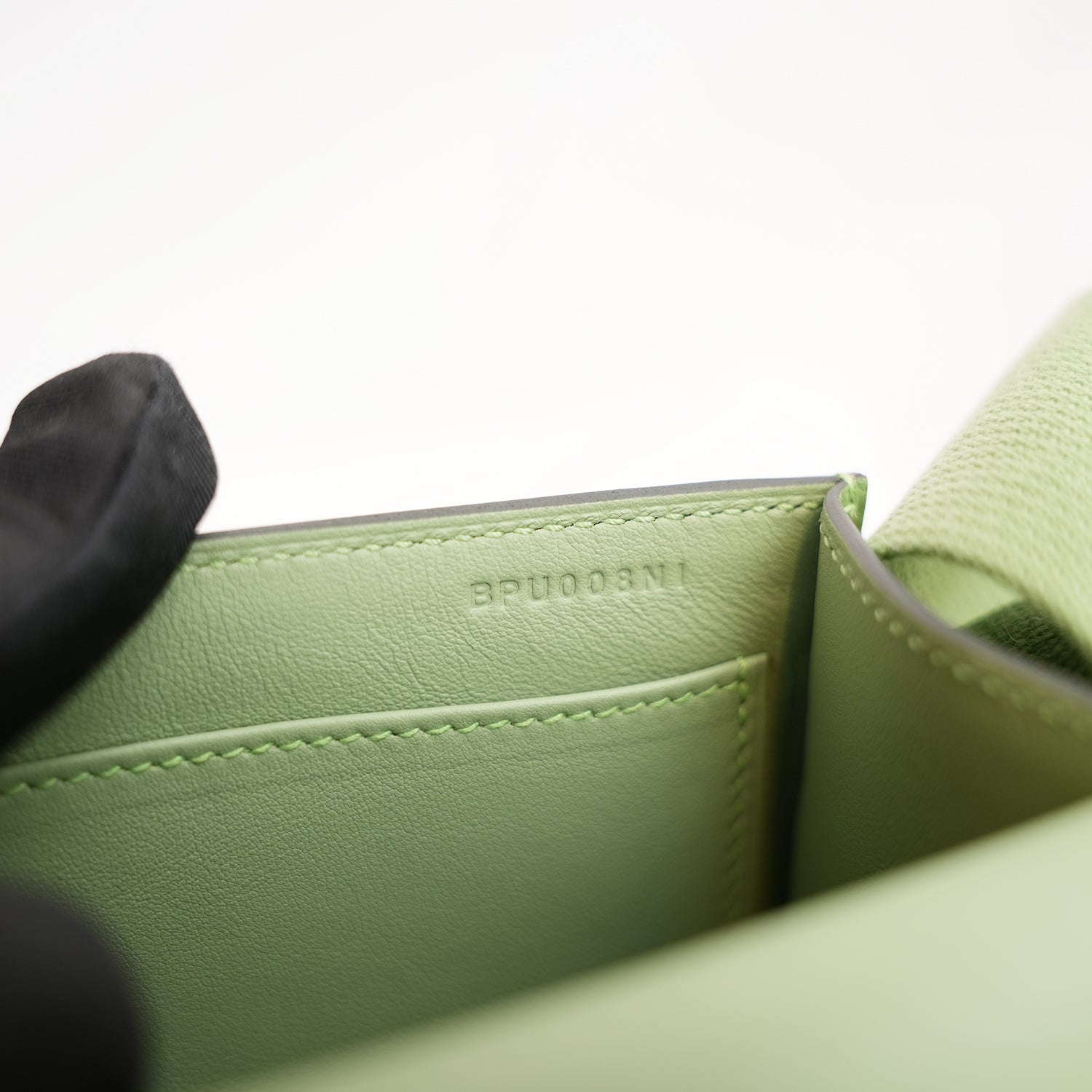 Hermès Geta Vert Criquet Chevre Mysore Leather Crossbody Bag with Gold Hardware