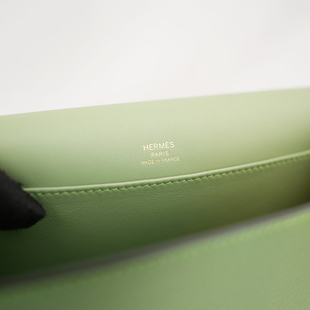 Hermès Geta Vert Criquet Chevre Mysore Leather Crossbody Bag with Gold Hardware