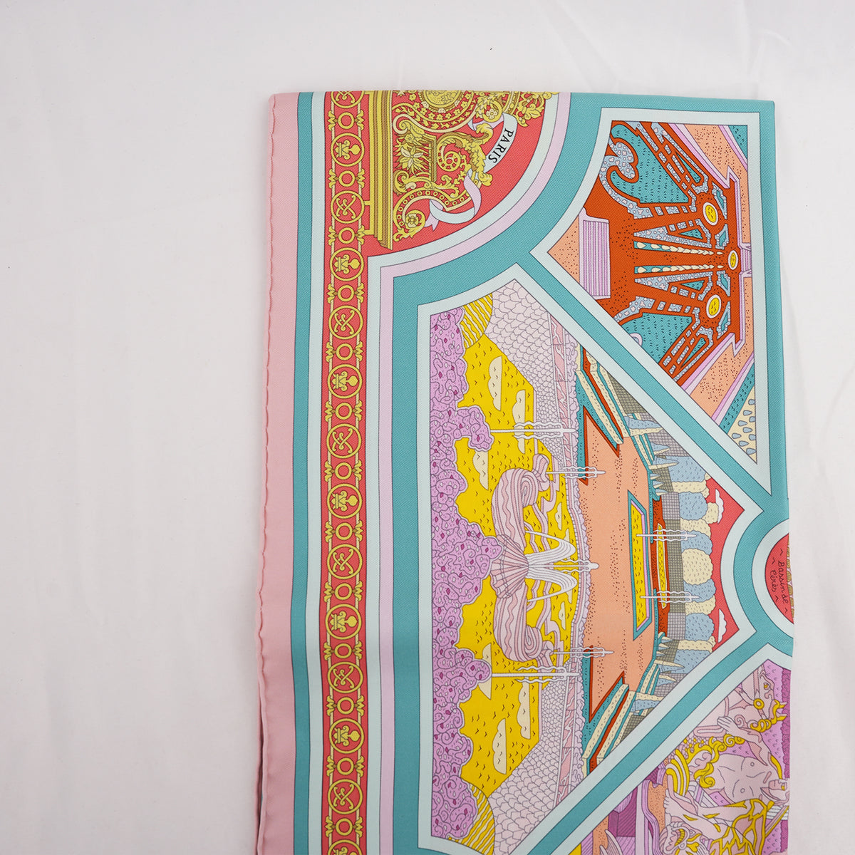 Hermès Flânerie à Versailles Foulard Carré 90 in Seta Multicolore Rosa, Turchese e Arancione con Stampa Artistica