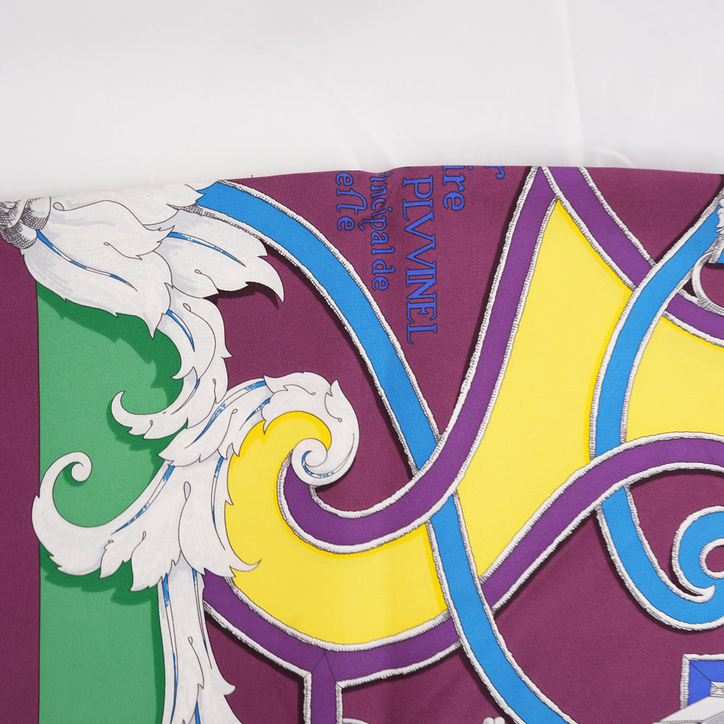 Hermès L'Instruction du Roy en l'Exercice de Monter à Cheval Foulard Carré 90 in Seta Viola Multicolore con Motivi Equestri