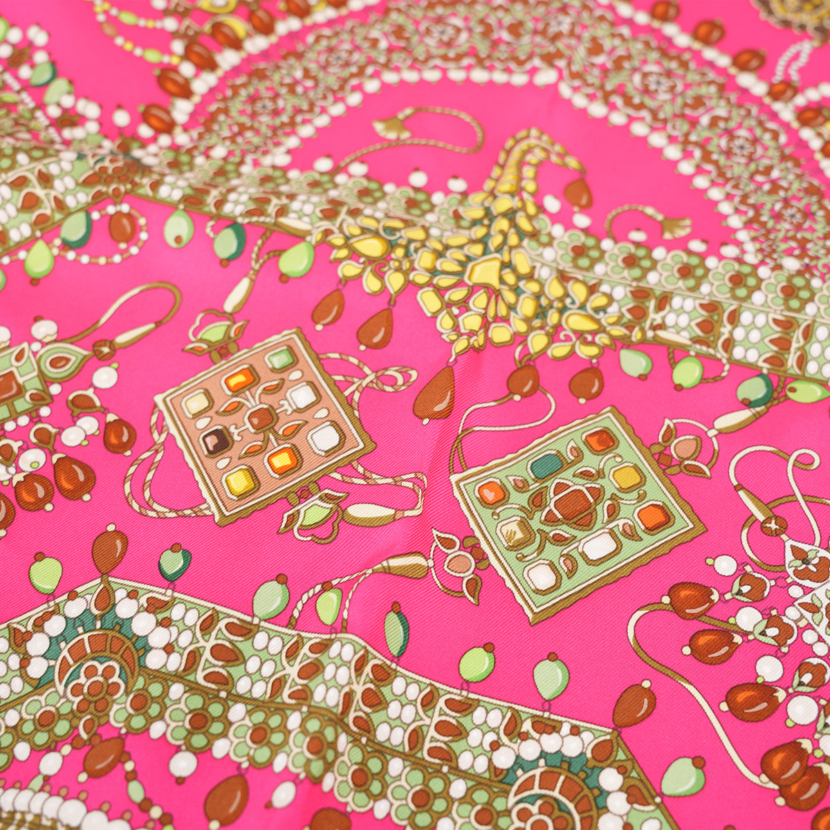 Hermès Carré 90 Parures des Maharajas Foulard Vintage in Seta Rosa Fucsia Multicolore 90x90 cm