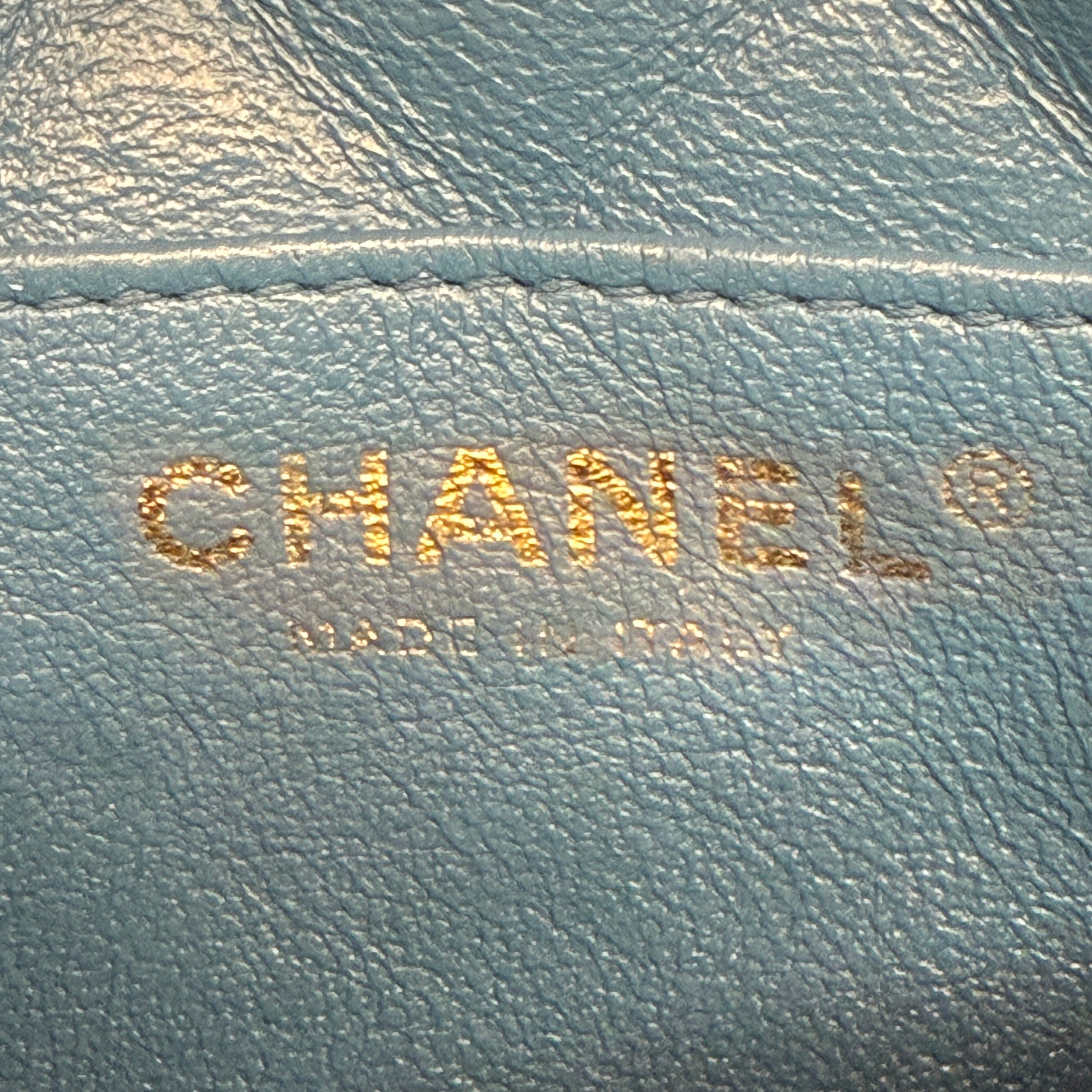 Chanel Camera Bag – Borsa Trapuntata in Pelle di Agnello