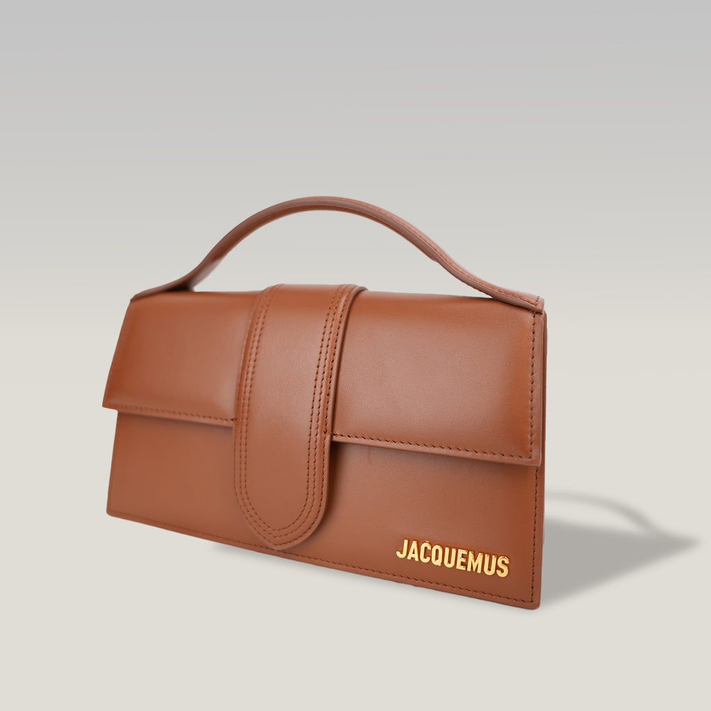 Jacquemus Le Bambino Long Borsa a Mano in Pelle Marrone con Logo Oro