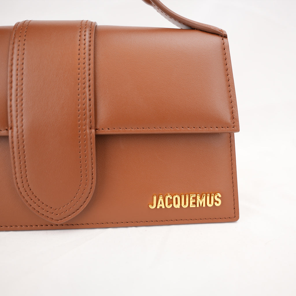 Jacquemus Le Bambino Long Borsa a Mano in Pelle Marrone con Logo Oro