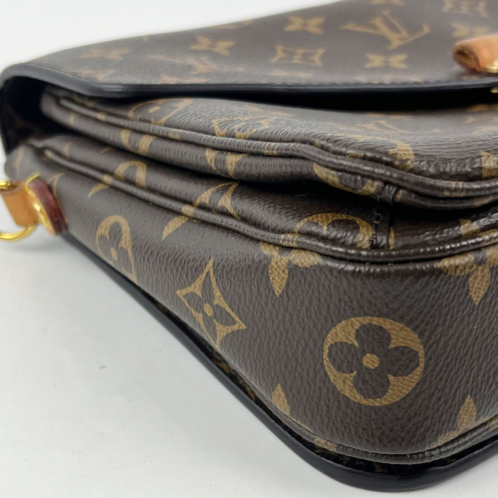 Louis Vuitton Pochette Métis Monogram Canvas Crossbody & Top Handle Bag