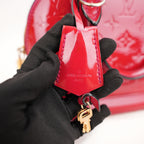 Louis Vuitton Alma BB Monogram Vernis Rosso Ciliegia – Borsa a Mano in Pelle Verniciata
