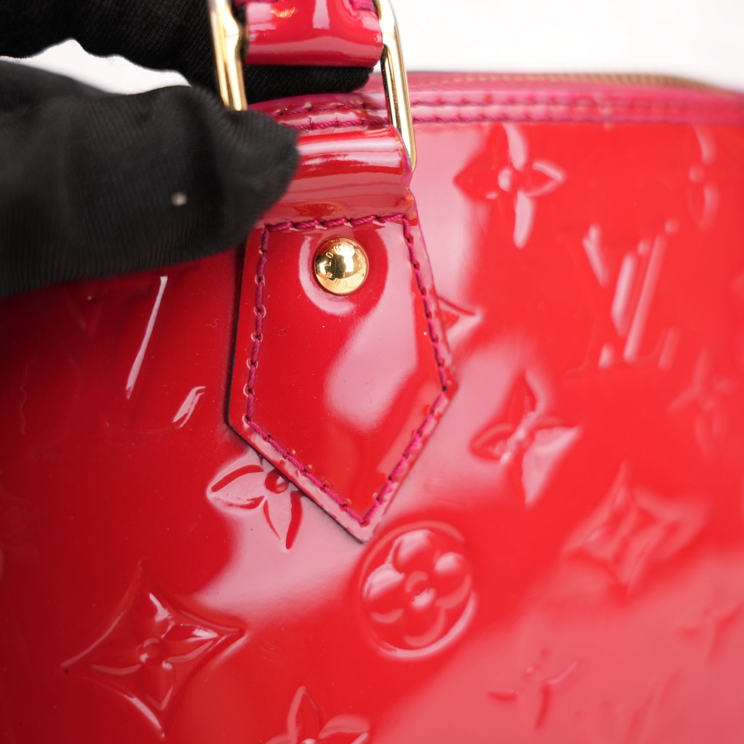 Louis Vuitton Alma BB Monogram Vernis Rosso Ciliegia – Borsa a Mano in Pelle Verniciata