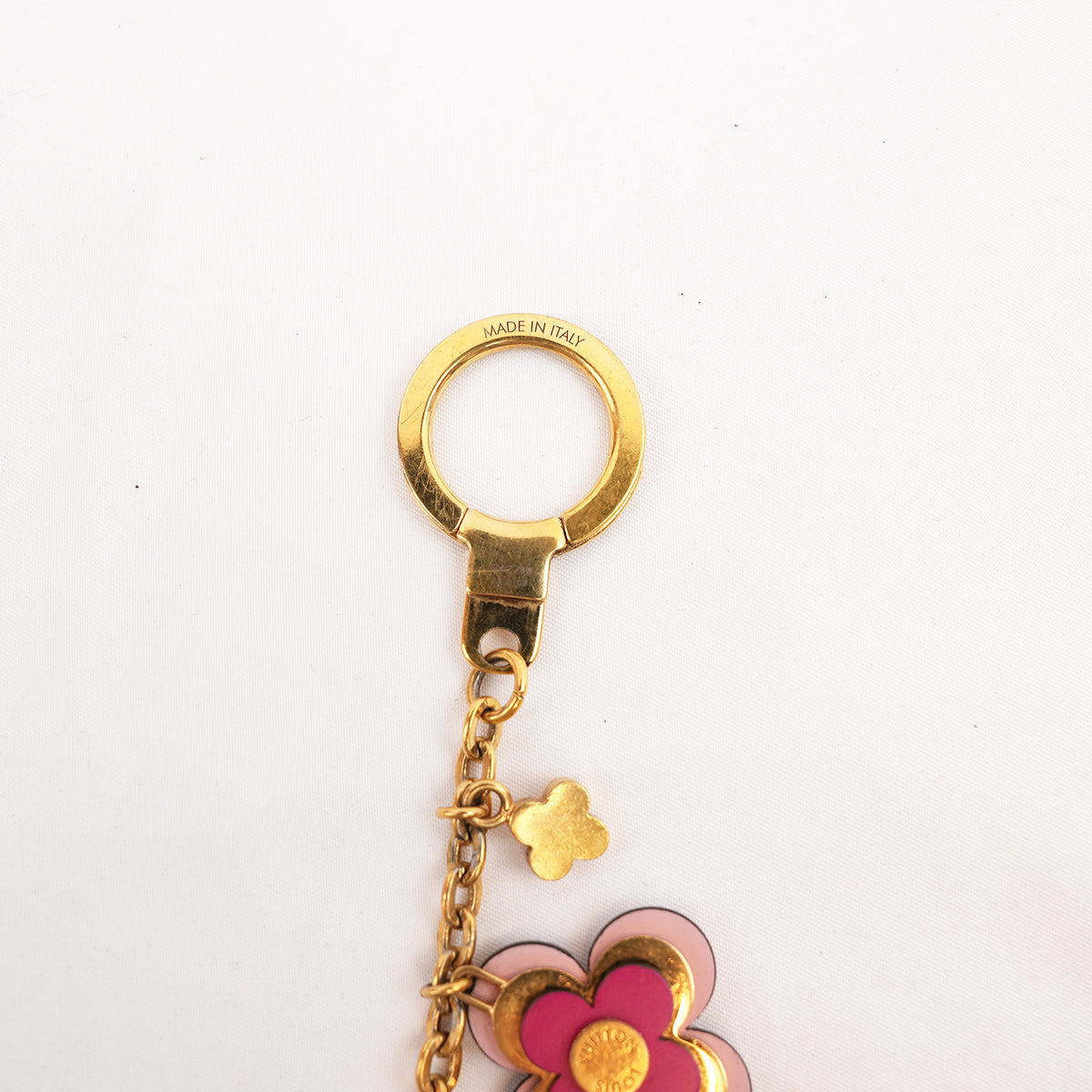 Louis Vuitton Blooming Flowers M67288 Charm per Borsa e Portachiavi in Metallo Dorato con Fiori Monogram Rosa e Fucsia