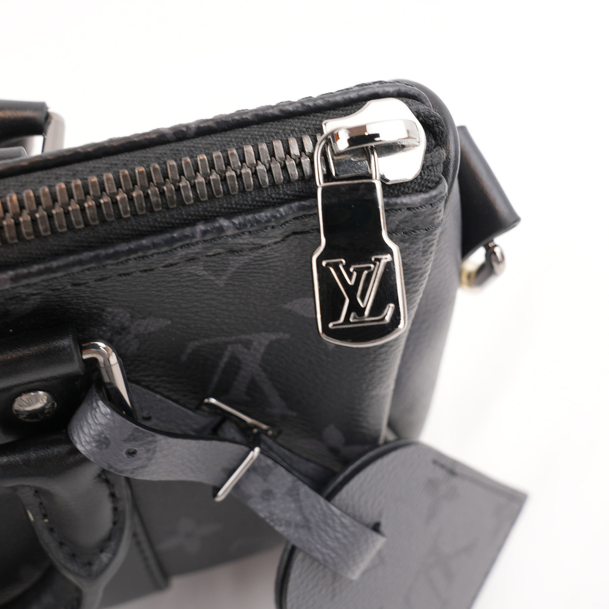 Louis Vuitton Keepall Bandoulière 25 Borsa da Viaggio Mini in Tela Monogram Eclipse Nera e Grigia con Finiture in Pelle
