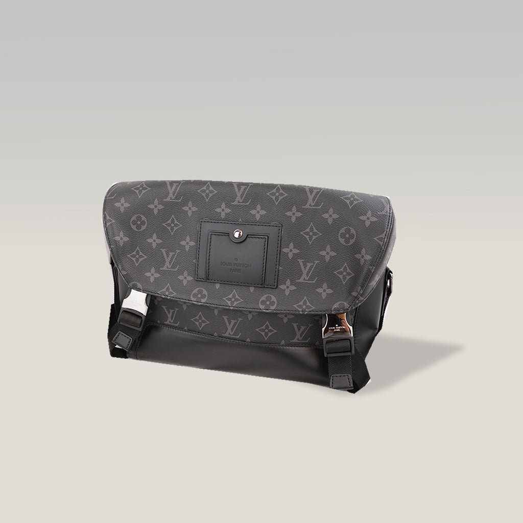 Louis Vuitton Voyager Messenger PM Borsa a Tracolla Piccola in Tela Monogram Eclipse Nera e Grigia con Dettagli in Pelle