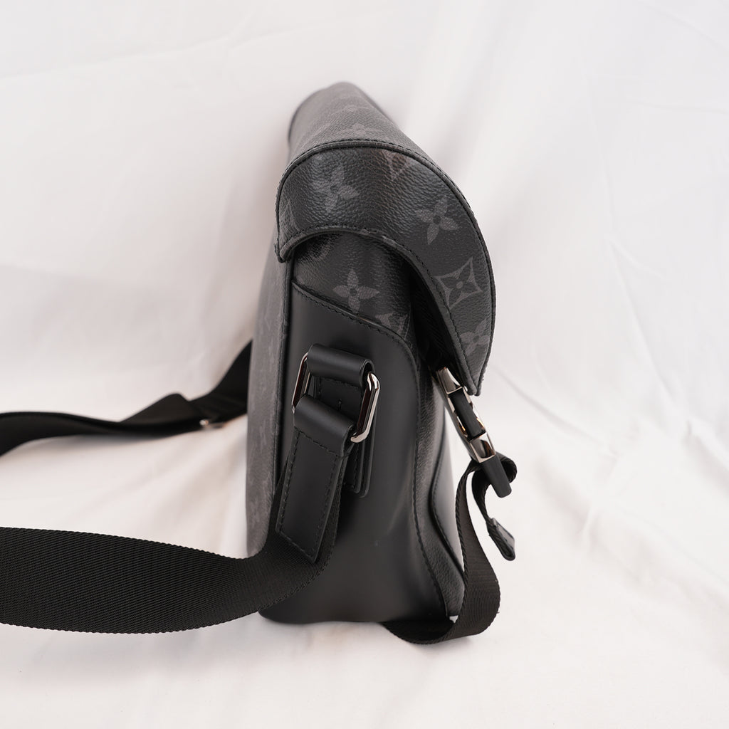 Louis Vuitton Voyager Messenger PM Borsa a Tracolla Piccola in Tela Monogram Eclipse Nera e Grigia con Dettagli in Pelle