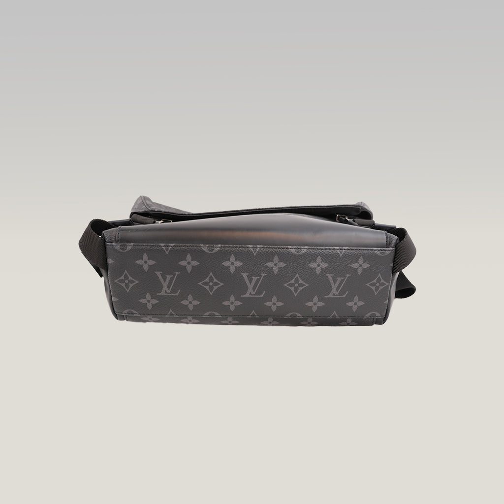 Louis Vuitton Voyager Messenger PM Borsa a Tracolla Piccola in Tela Monogram Eclipse Nera e Grigia con Dettagli in Pelle