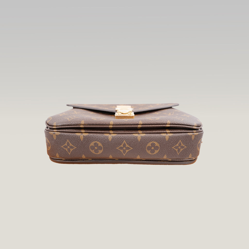 Louis Vuitton Pochette Métis Borsa a Tracolla in Tela Monogram Marrone con Finiture in Pelle, Chiusura Dorata e Scatola