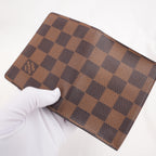 Louis Vuitton Enveloppe Carte de Visite Portacarte in Tela Damier Ébène Marrone con Chiusura a Patta