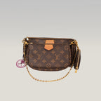 Louis Vuitton Multi Pochette Accessoires Monogram con Tracolla Verde in Tela Cerata e Pelle