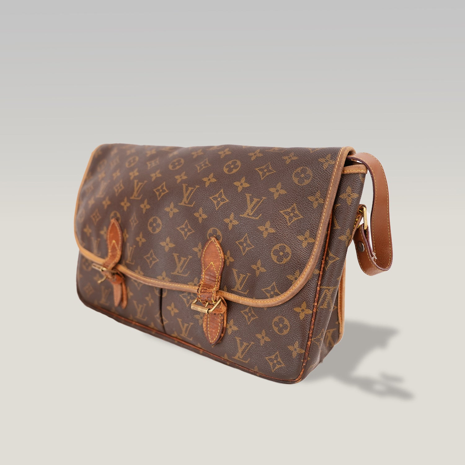 Louis Vuitton Gibecière MM Vintage Borsa a Tracolla in Tela Monogram Marrone