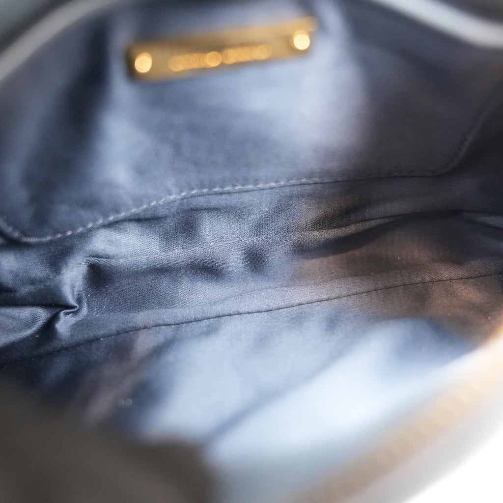 Miu Miu Matelassé Blu Mini Borsa a Spalla in Pelle con Logo Oro