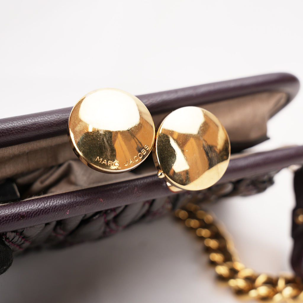 Marc Jacobs Borsa a Tracolla in Pelle Matelassé Bordeaux con Chiusura a Scatto e Catena Dorata