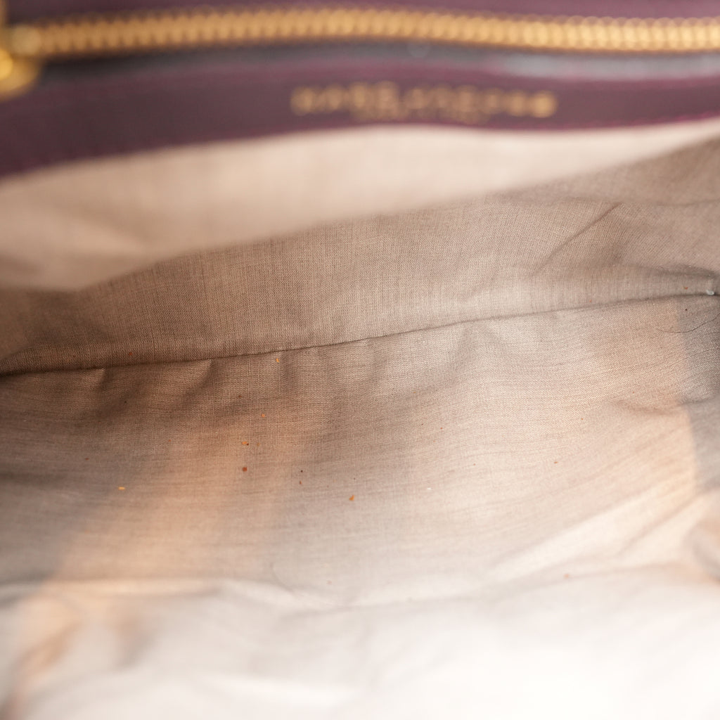 Marc Jacobs Borsa a Tracolla in Pelle Matelassé Bordeaux con Chiusura a Scatto e Catena Dorata