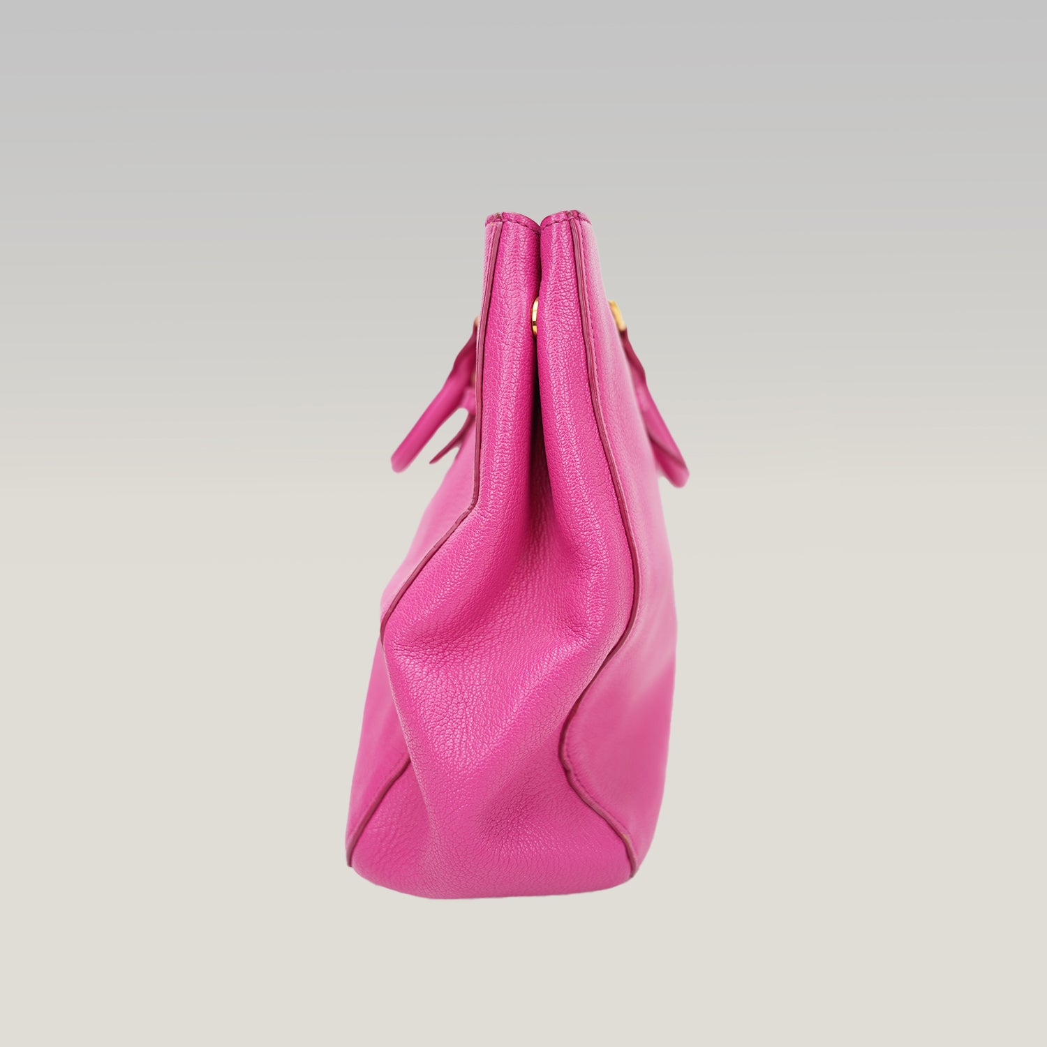 Miu Miu Fuchsia Leather Tote Bag in Pelle Martellata Rosa con Logo Dorato