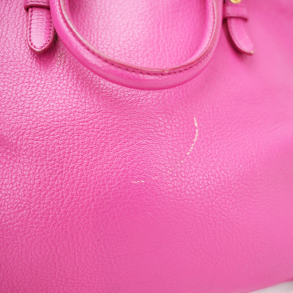 Miu Miu Fuchsia Leather Tote Bag in Pelle Martellata Rosa con Logo Dorato