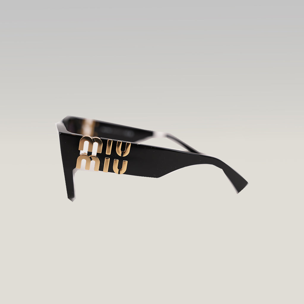 Miu Miu Occhiali da Sole Neri Squadrati con Maxi Logo Dorato