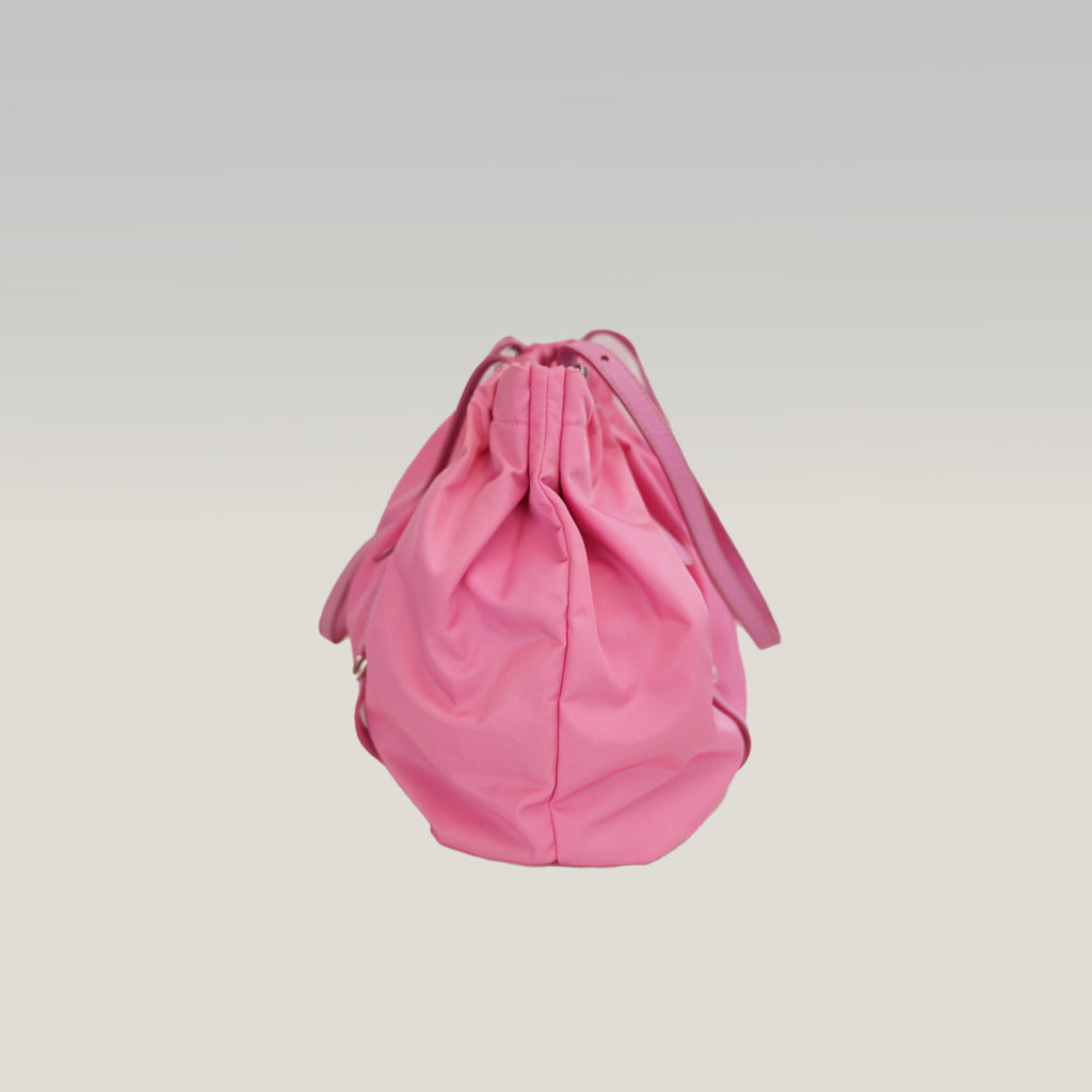 Prada Tessuto Borsa a Spalla Rosa in Nylon con Dettagli in Pelle