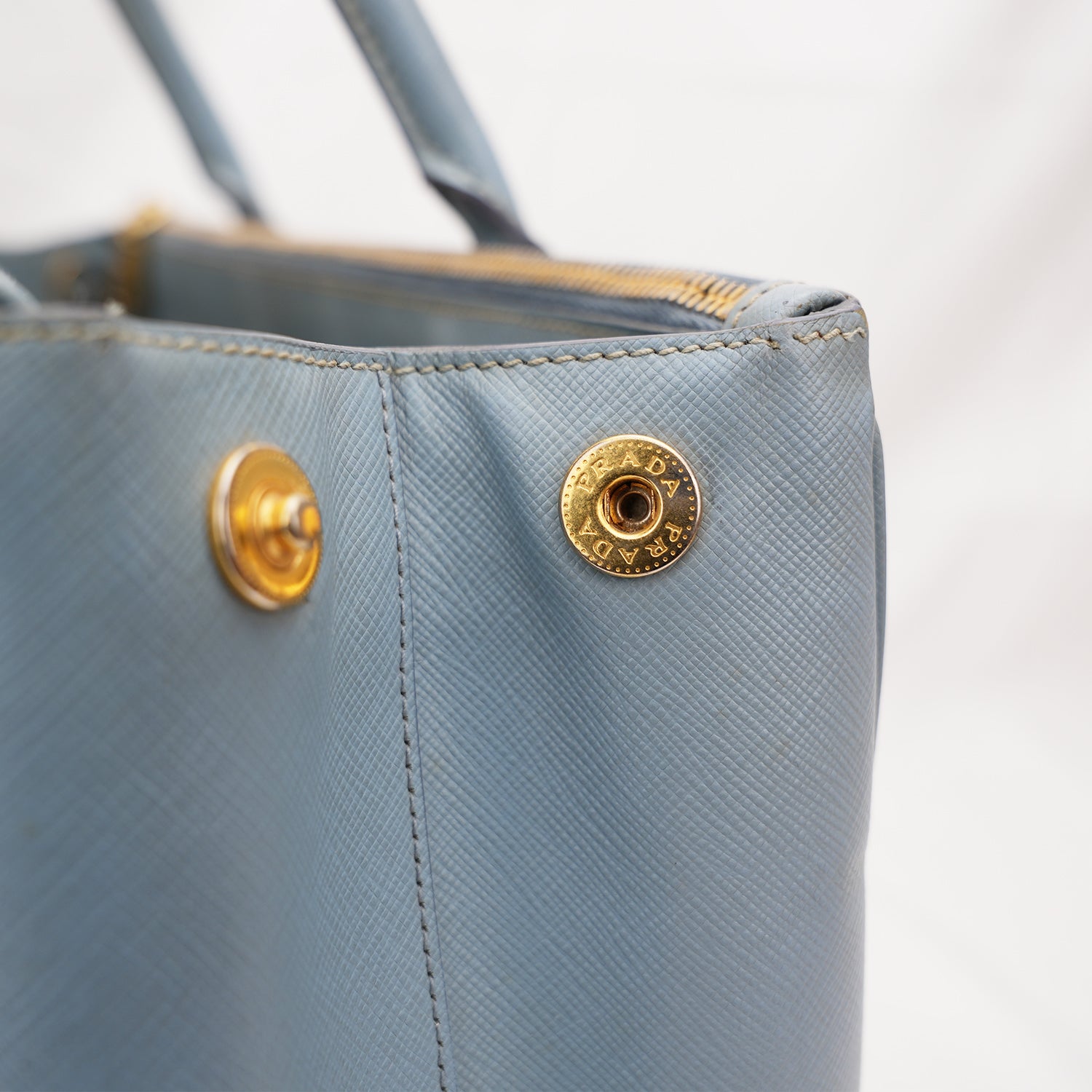 Prada Galleria Grande in Pelle Saffiano Azzurra con Logo Triangolo