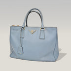 Prada Galleria Grande in Pelle Saffiano Azzurra con Logo Triangolo
