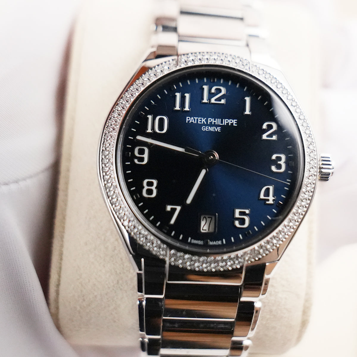 Patek Philippe Twenty~4 Automatic 7300/1200A-001 36 mm in Acciaio con Quadrante Blu Soleil e Diamanti