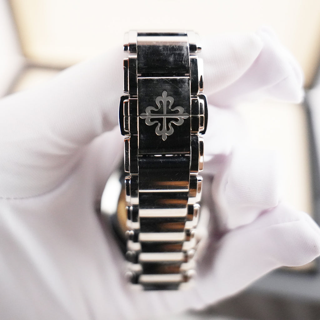 Patek Philippe Twenty~4 Automatic 7300/1200A-001 36 mm in Acciaio con Quadrante Blu Soleil e Diamanti