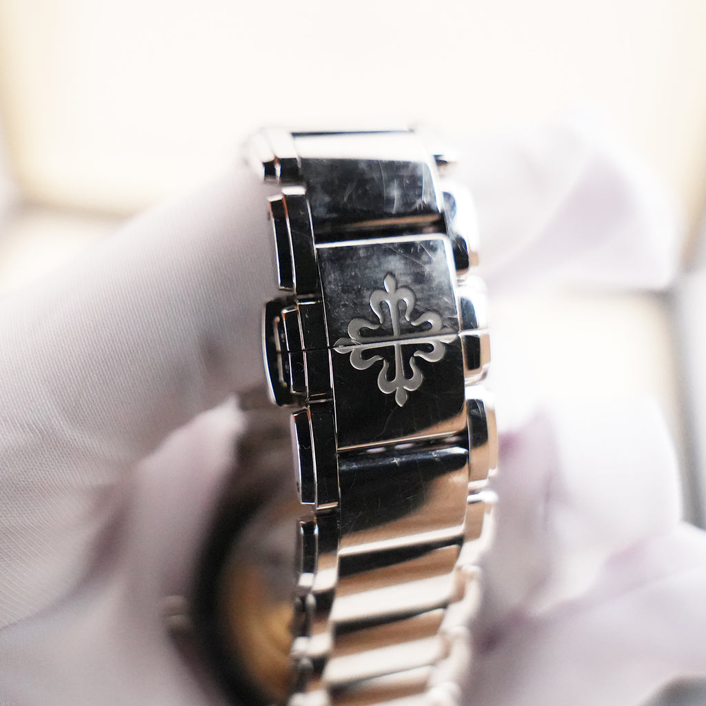 Patek Philippe Twenty~4 Automatic 7300/1200A-001 36 mm in Acciaio con Quadrante Blu Soleil e Diamanti