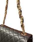 Chanel Medium Flap – Borsa Trapuntata con Tracolla a Catena Decorata con Perle