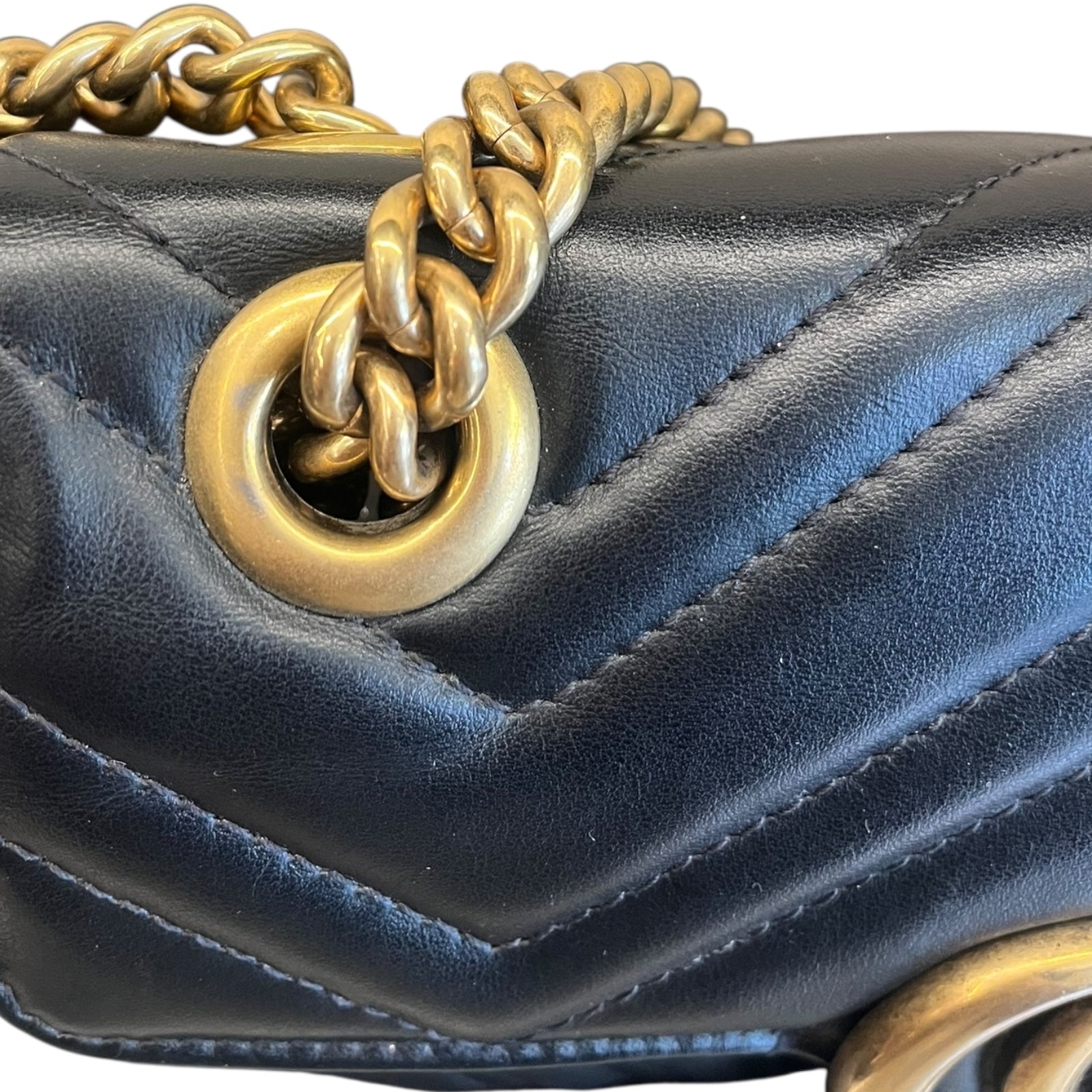 Gucci Marmont 22 Shoulder Bag