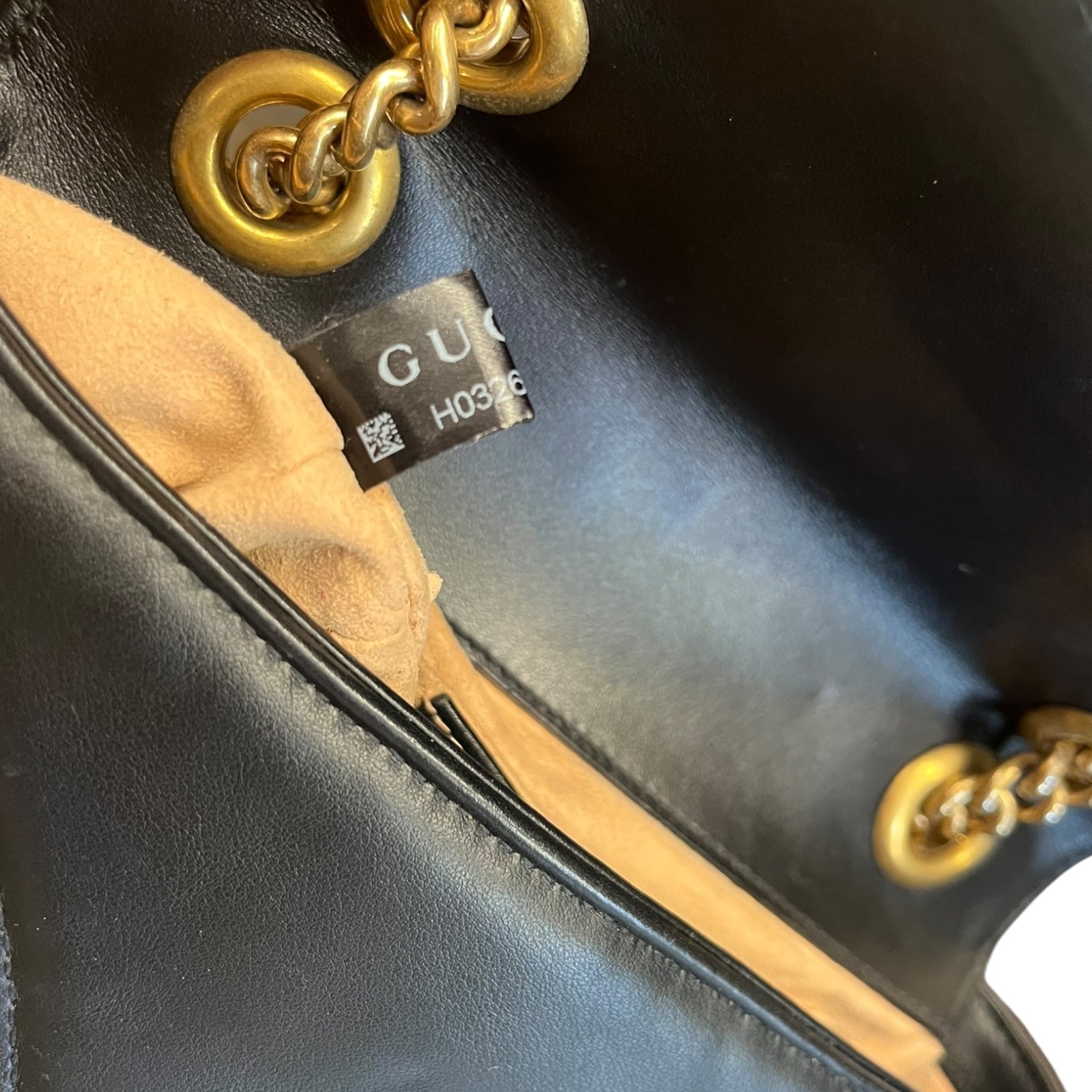 Gucci Marmont 22 Shoulder Bag