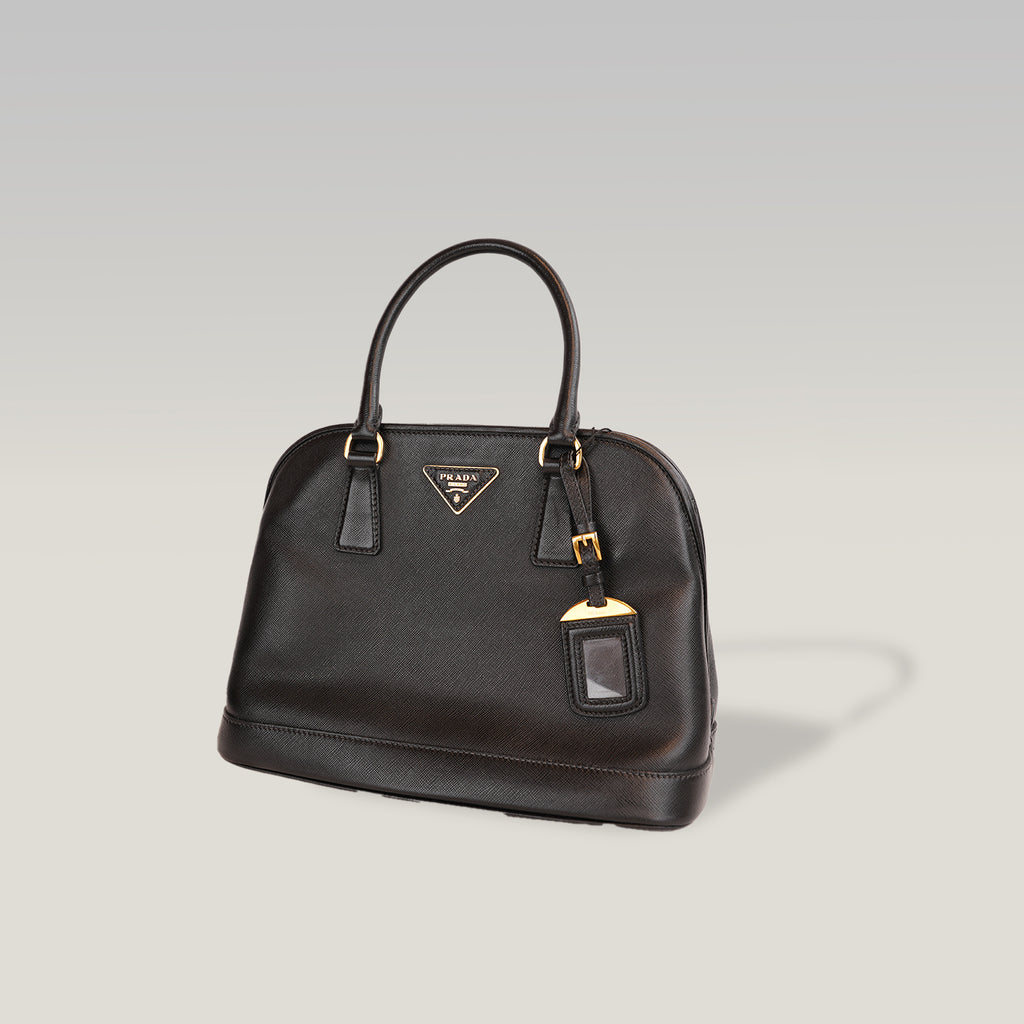 Prada Borsa a Mano Media a Conchiglia in Pelle Saffiano Nera con Logo Triangolare Dorato