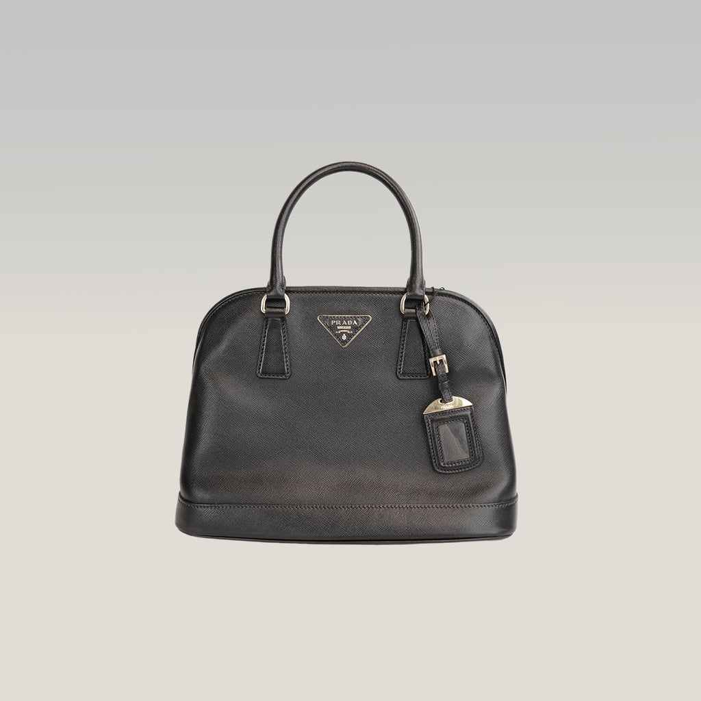 Prada Borsa a Mano Media a Conchiglia in Pelle Saffiano Nera con Logo Triangolare Dorato