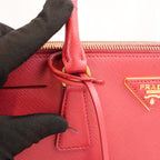 Prada Galleria Borsa a Mano in Pelle Saffiano Rossa con Hardware Dorato