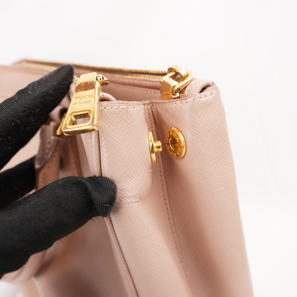 Prada Galleria Borsa a Mano Vintage in Pelle Saffiano Rosa Cipria con Logo Triangolare Dorato