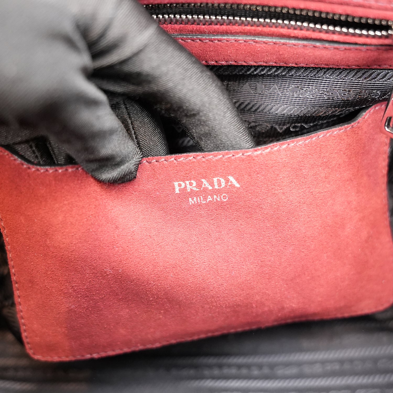 Prada Scamosciato Small Tote Bag in Pelle Scamosciata Porpora con Tracolla Removibile