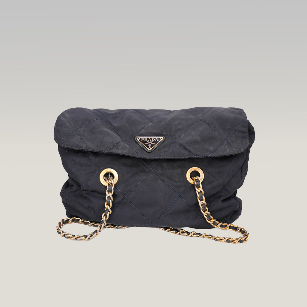 Prada Borsa a Spalla in Tessuto Nylon Nero Trapuntato con Catena Dorata
