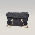 Prada Borsa a Spalla in Tessuto Nylon Nero Trapuntato con Catena Dorata