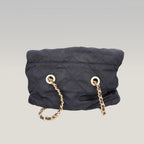 Prada Borsa a Spalla in Tessuto Nylon Nero Trapuntato con Catena Dorata