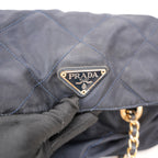 Prada Borsa a Spalla in Tessuto Nylon Nero Trapuntato con Catena Dorata