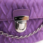 Prada Tessuto Gaufre Borsa a Spalla Viola in Nylon con Catena