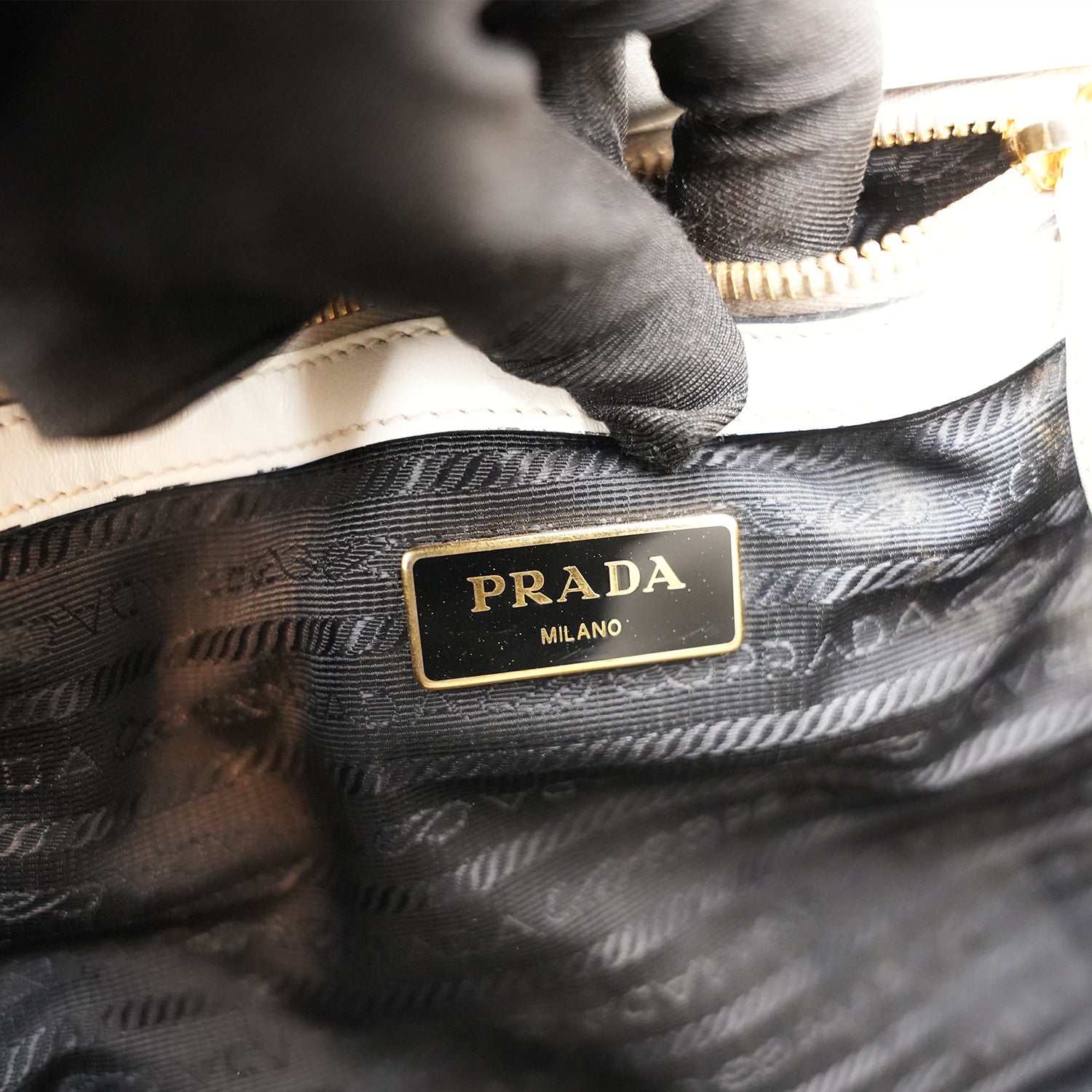 Prada Saffiano Lux Tote Bag Bianca in Pelle con Tracolla Regolabile